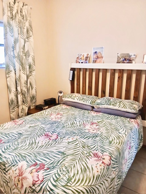 2 Bedroom Property for Sale in Sandbaai Western Cape